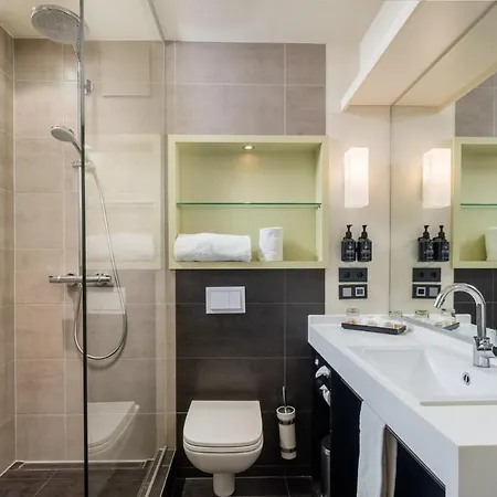 Hotel Indigo - - Victoriaplatz 4*